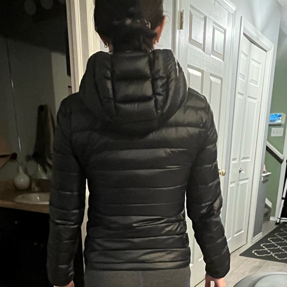 Aritzia TNA Botanie Super Light XXS Packable Jacket